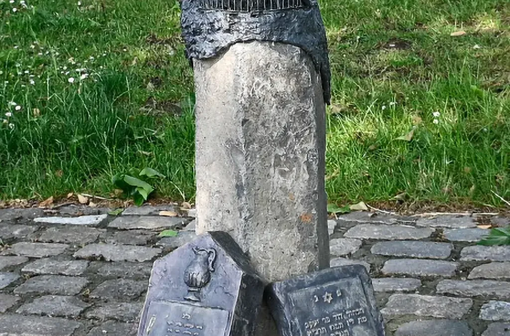 Mahnstein zum ehemaligen jüdischen Friedhof „auf dem Doelen“